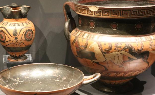 La exposición '¡Un brindis por el príncipe!' permanecerá abierta hasta el 12 de enero en el Museo de León