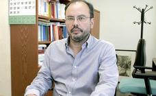 El leonés Avelino Fierro presenta en León su nuevo libro, «Contra tiempo»