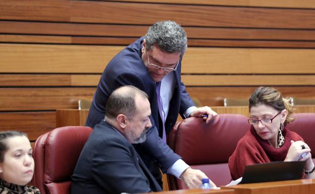 Las Cortes piden que el transporte de atención sanitaria a los pacientes no supere los 30 minutos