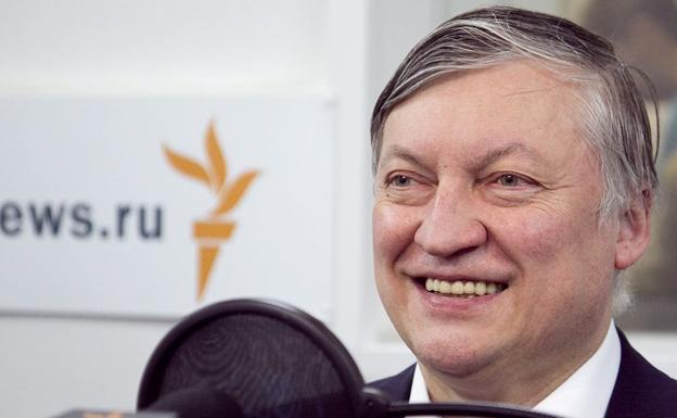 Karpov vuelve a León para jugar en el ajedrez más grande del mundo