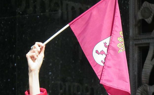 Un frente común leonés muestra su rechazo frontal a la apuesta de Cecale por el eje Valladolid-Burgos