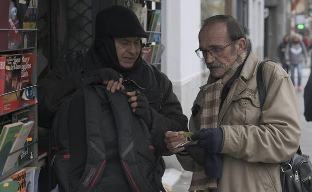 La lucha contra la soledad va por barrios