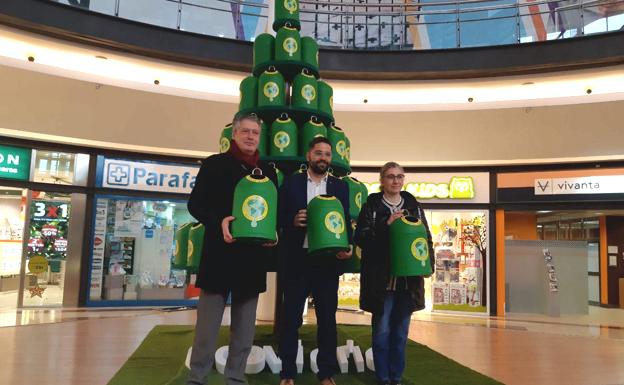 El Ayuntamiento de León, Ecovidrio y Espacio León impulsan el reciclaje durante la Navidad
