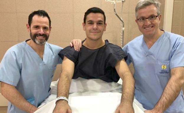 El juvenil de Ademar Álex Lodos evoluciona bien de su lesión de rodilla