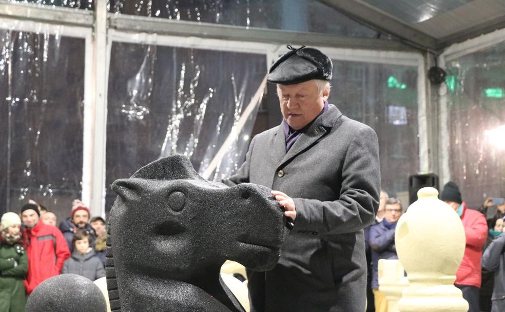 Karpov se toma la revancha ante Santos en el duelo por parejas en León