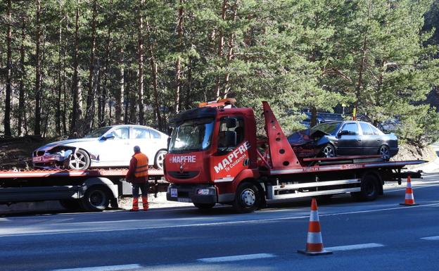 El Alto del León se cobra dos heridos en el primer accidente de tráfico del año