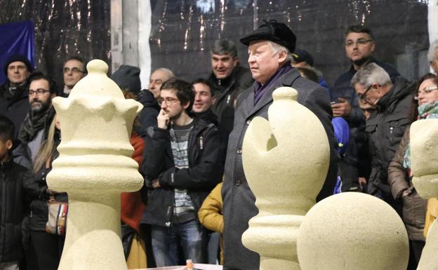 Karpov en León: «Carlsen es un gran campeón pero no representa el liderazgo en ajedrez»