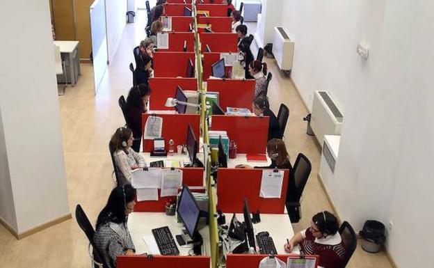 El Servicio de Atención al Ciudadano 012 de la Junta de Castilla y León renueva dos certificaciones de calidad