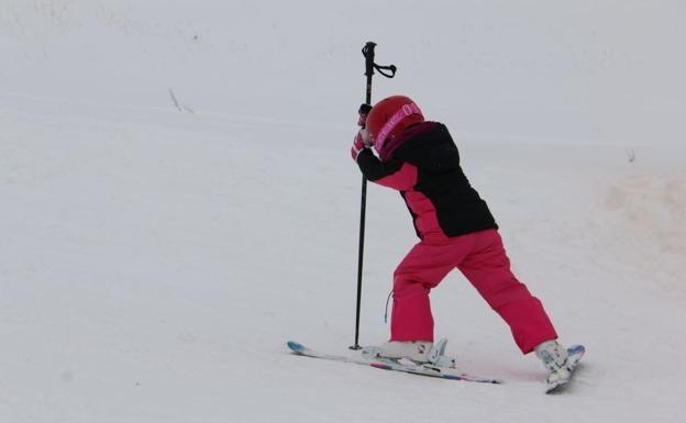 Las estaciones de esquí de León cierran la campaña navideña con más de 36.000 usuarios
