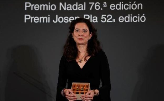 Ana Merino: «La facilidad con la que se narra en los filandones leoneses está presente en mi novela»