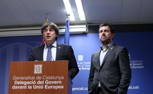 Puigdemont pide al Constitucional que anule su orden de captura para poder volver a España