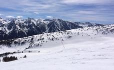 Ax-les-Thermes, 80 km esquiables y 63 fuentes termales en los Pirineos franceses