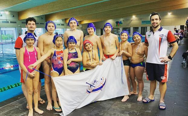 El equipo de waterpolo del CN León, premio al juego limpio