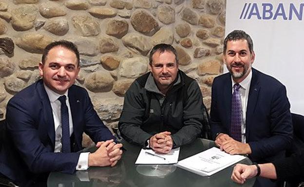 Abanca activa líneas de financiación sostenible para los agricultores del Bierzo