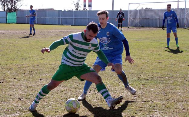 La Virgen remonta para acabar cediendo con un jugador más