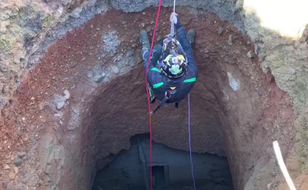 Un motorista cae seis metros por el agujero de una bodega en Cubillas de los Oteros