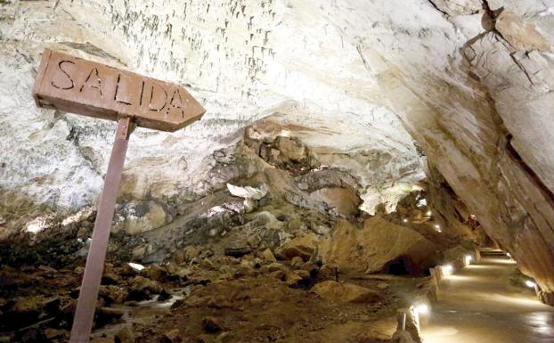 La Cueva de Valporquero abandera la propuesta del Consorcio de Turismo en Fitur