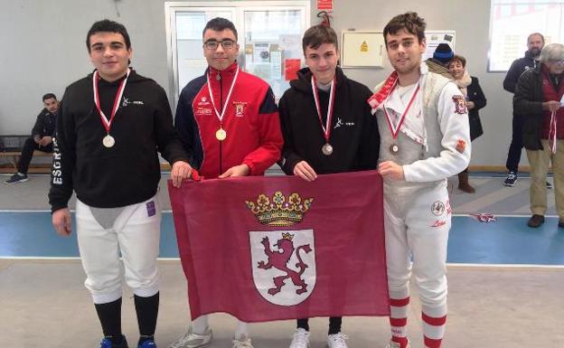 Un oro y un bronce para la Sala de Esgrima León en Ávila
