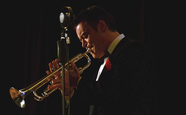 Un concierto del grupo liderado por el leonés Javier Arias, «Doctor Bogarde», reivindica la existencia del jazz vocal masculino