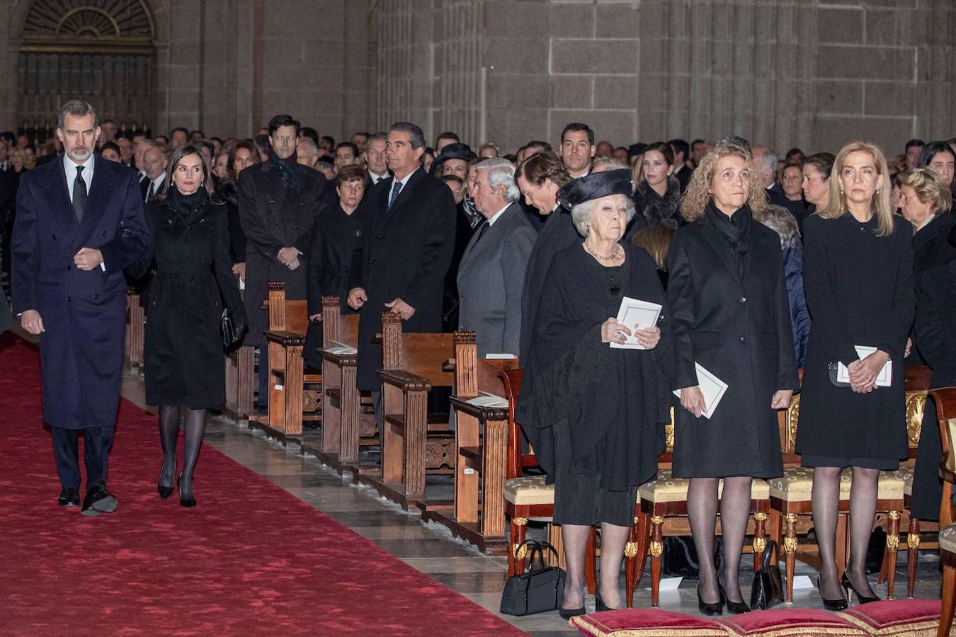 La alta sociedad despide a la infanta Pilar de Borbón