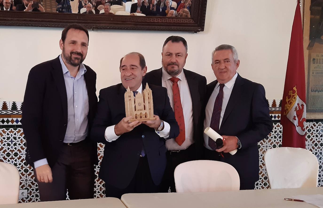 Homenaje al talento en la lejanía