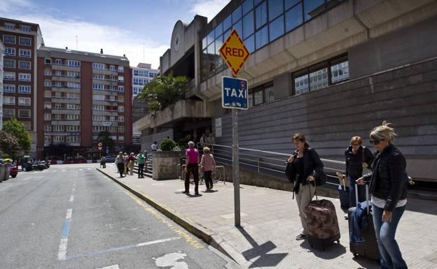 Detenido un hombre en Santander cuando intentaba sacar de España a su hijo sin permiso