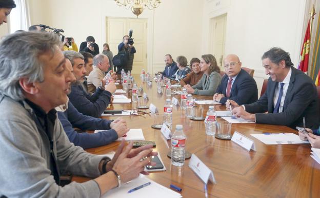 El Gobierno de España manifiesta su «compromiso y voluntad» en la creación de la Mesa por León