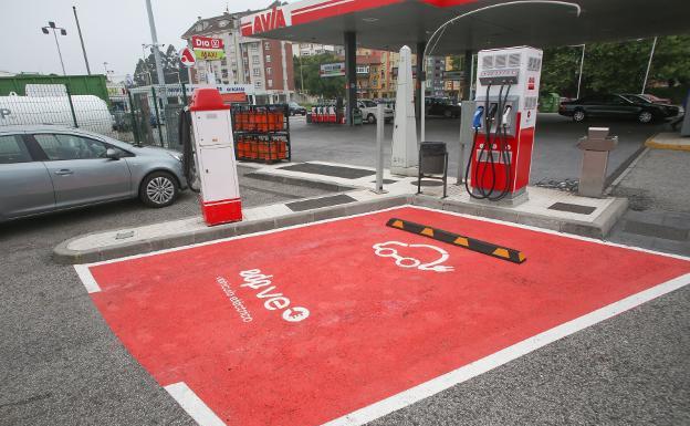 Ribera de la Polvorosa estrena el primer punto de recarga para vehículos eléctricos de la A-66