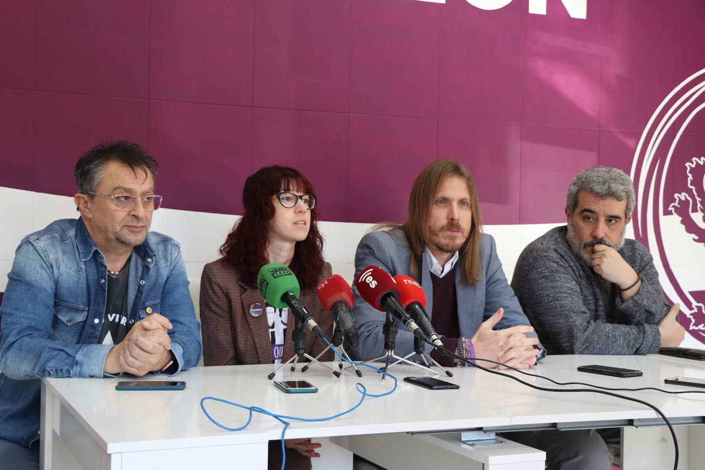 Las imágenes de la rueda de prensa de Pablo Fernández en favor de la Mesa por el futuro de León