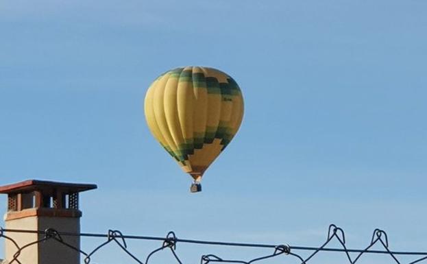 Herida una mujer tras el aterrizaje forzoso de un globo aerostático en Mingorria (Ávila)