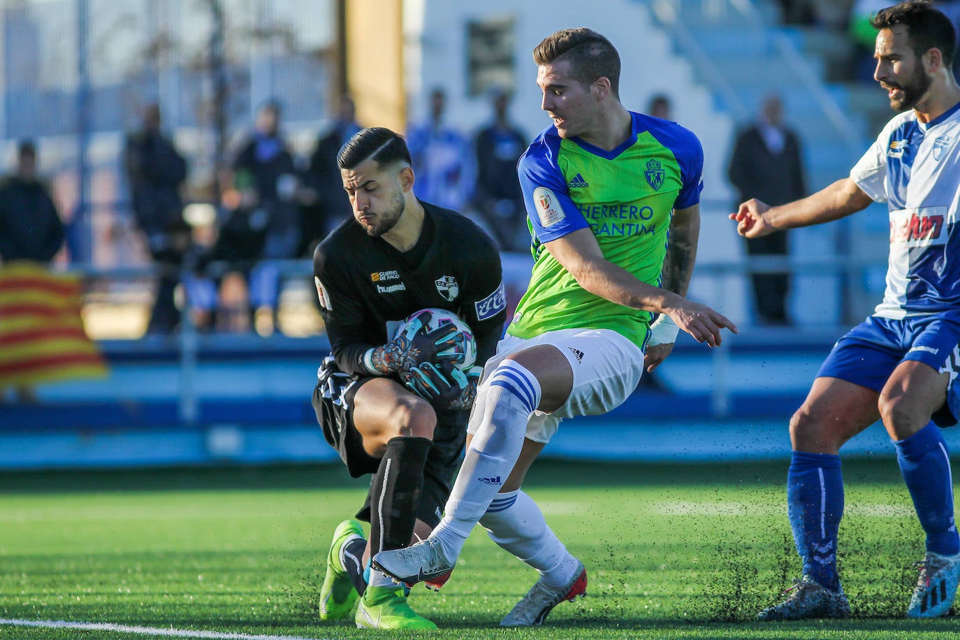 La Deportiva quiere poner tierra de por medio con el descenso en un duelo inédito