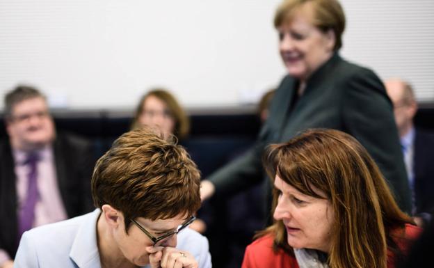 La CDU pide a su presidenta que acelere los plazos para una pronta sucesión
