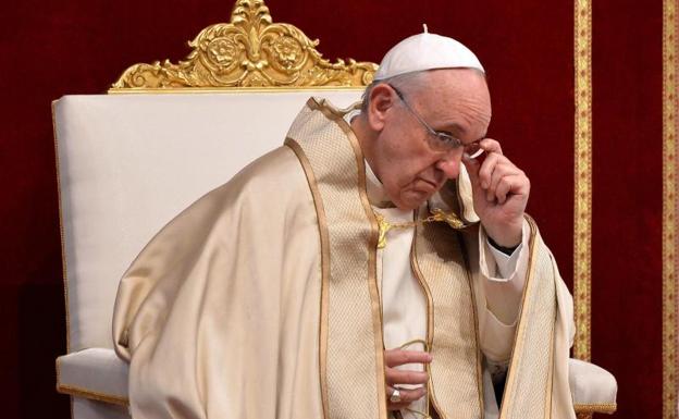 El Papa confirma su negativa a ordenar sacerdotes casados