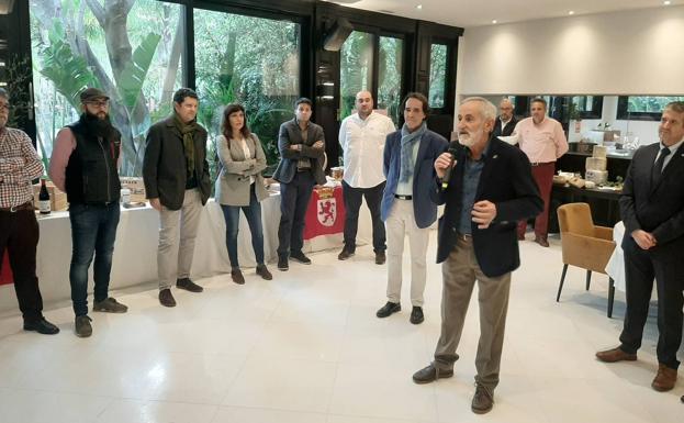 Decenas de profesionales malagueños participan en el I Showroom de Productos de León