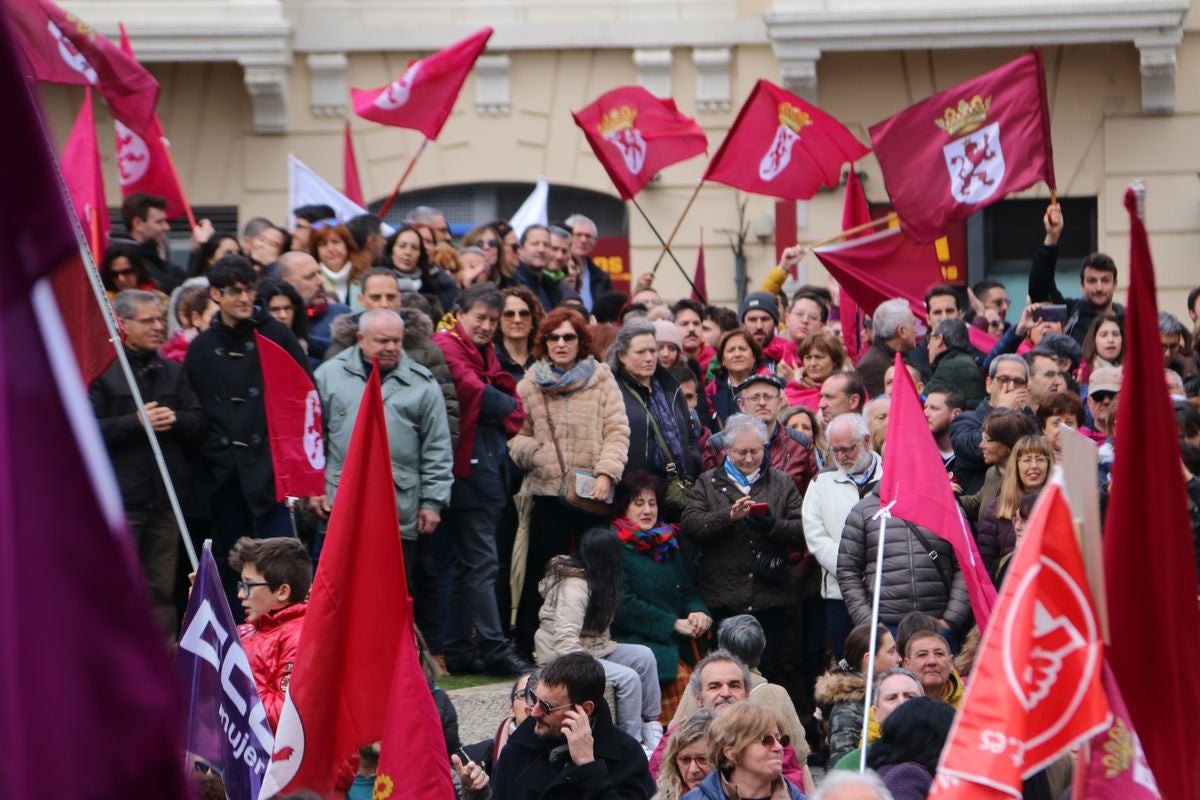 La sociedad leonesa se suma a la manifestación del 16F