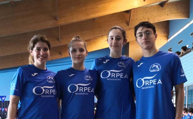 Tres representantes del Acuático León en el Campeonato de España de Natación por comunidades junior e infantil