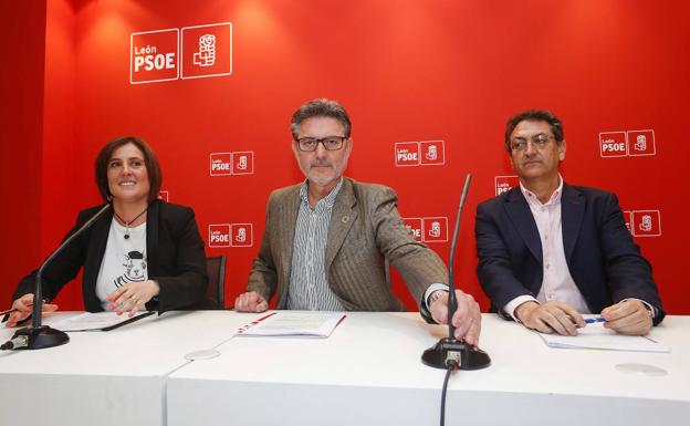 El PSOE denuncia que la Junta está sellando las escombreras de León sin extraer los residuos contaminantes