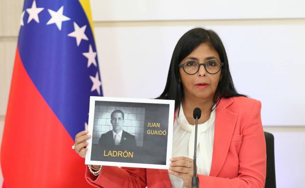 Delcy Rodríguez acusa a Guaidó de perseguir sus intereses y de ser un «traidor a la patria»