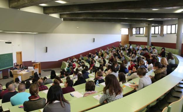 La Coordinadora Estudiantil de Castilla y León denuncia la devolución de casi 5.000 becas