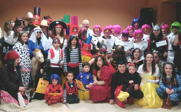 Murias de Paredes disfruta un año más del carnaval