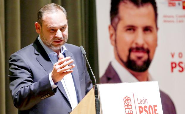 Ábalos regresa a León para mantener un encuentro con militantes en Mansilla Mayor