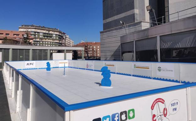 El Corte Inglés instala una pista de hielo ecológica para patinar cada viernes y sábado hasta Semana Santa