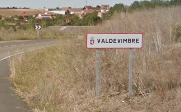 El 'voto de calidad' de la alcaldesa de Valdevimbre echa abajo la moción por la autonomía leonesa