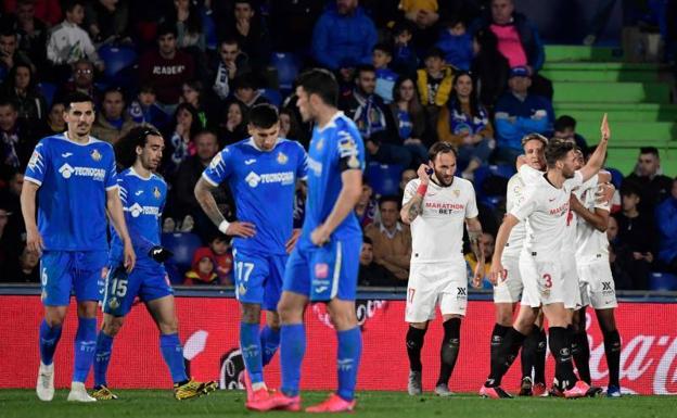 El Sevilla apaga el infierno del Coliseum