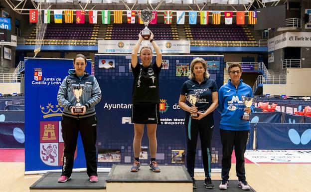 Cristina Fernández, subcampeona de España de tenis de mesa