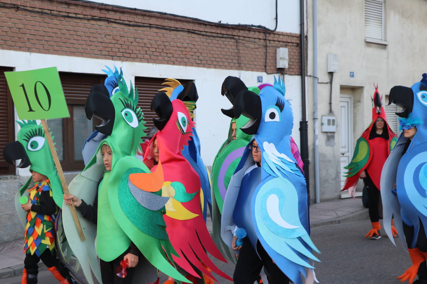 La Robla se viste de juguete para celebrar Don Carnal