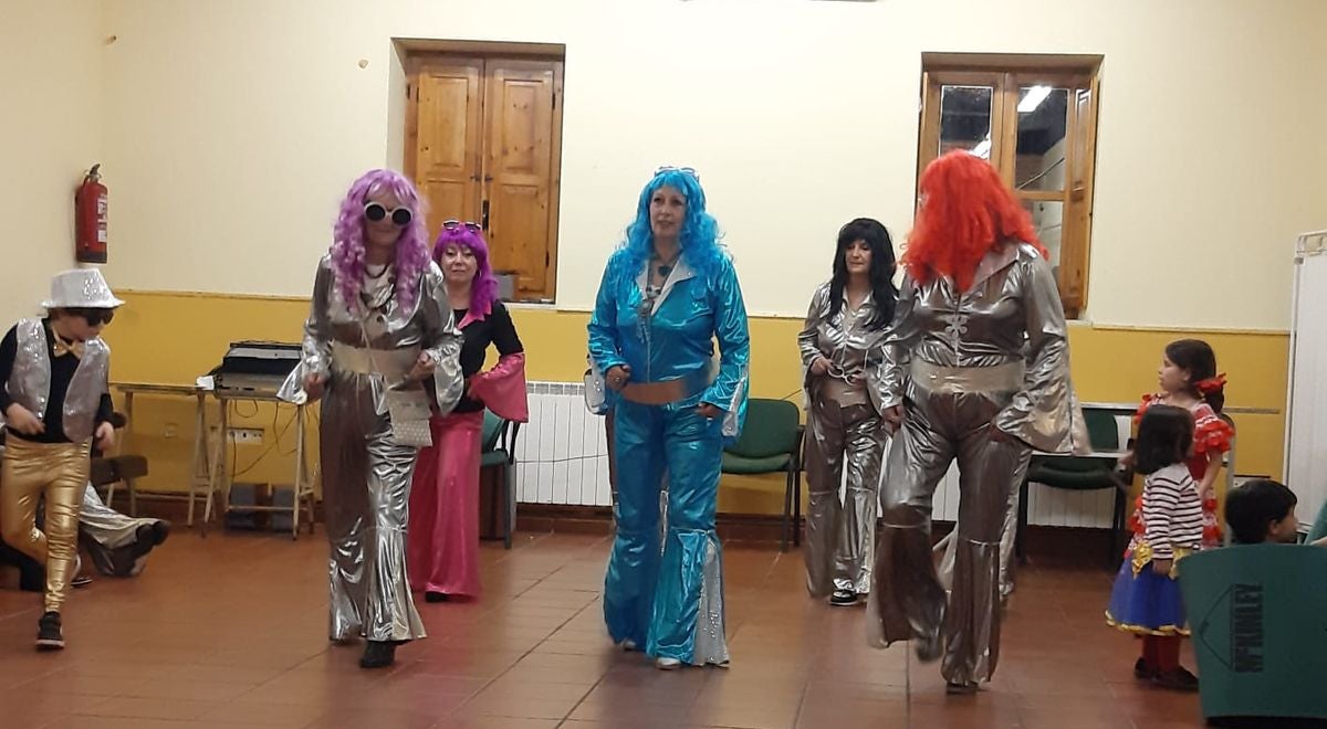 Las mujeres dan vida al carnaval de Espinosa de la Ribera