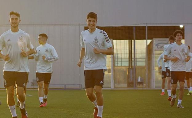 Iván Morante gana peso en la selección sub-19