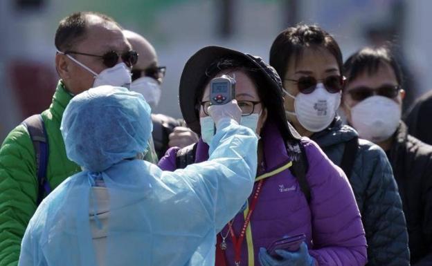 Los leoneses escapan a la histeria por el coronavirus y apenas han realizado consultas a Sanidad