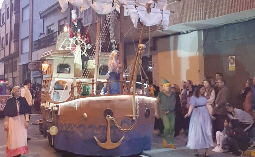 Más de 3.000 personas confirman que la vida es un carnaval en La Bañeza